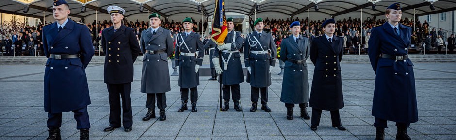 Feierliches Gelöbnis zum 67. Gründungstag der Bundeswehr