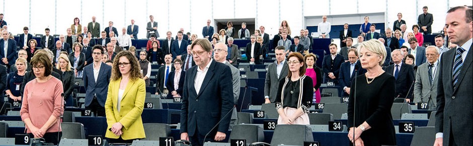 Schweigeminute im Europaparlament für alle Terroropfer