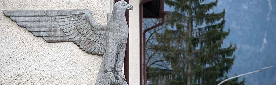 Bad Reichenhall: Wirbel um Landsergemälde und NS-Adler