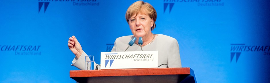 Bundeskanzlerin Merkel tritt für höheren Wehretat ein
